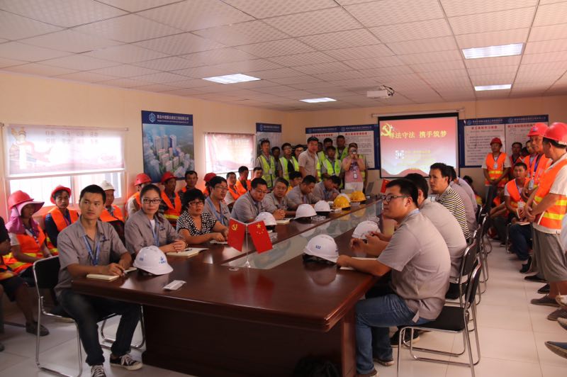 黨建做抓手，法律服務(wù)送工地(圖1)