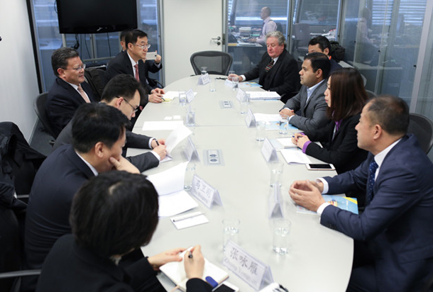 青島市長(zhǎng)孟凡利對(duì)德才集團(tuán)英國(guó)DC-HD設(shè)計(jì)院走訪調(diào)研(圖5)