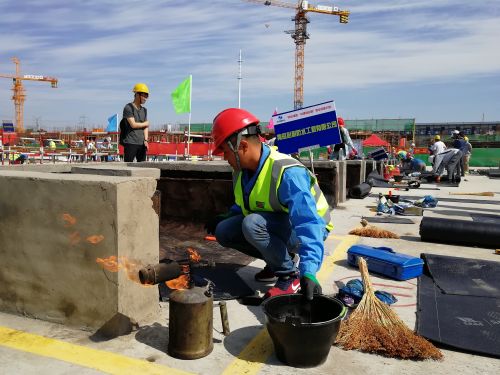 城陽區(qū)舉辦建筑業(yè)職業(yè)技能大賽 比學(xué)趕幫超展工匠精神(圖6)