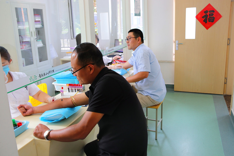 關(guān)愛員工健康 拓展幸福空間——中建聯(lián)合工會(huì)組織2019年度員工健康體檢(圖2)