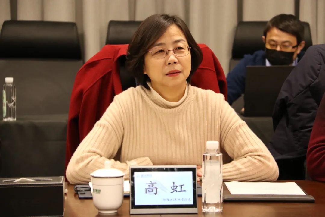 青島市建筑工程管理服務(wù)中心高虹副主任一行蒞臨中建聯(lián)合調(diào)研指導(dǎo)工作(圖2)