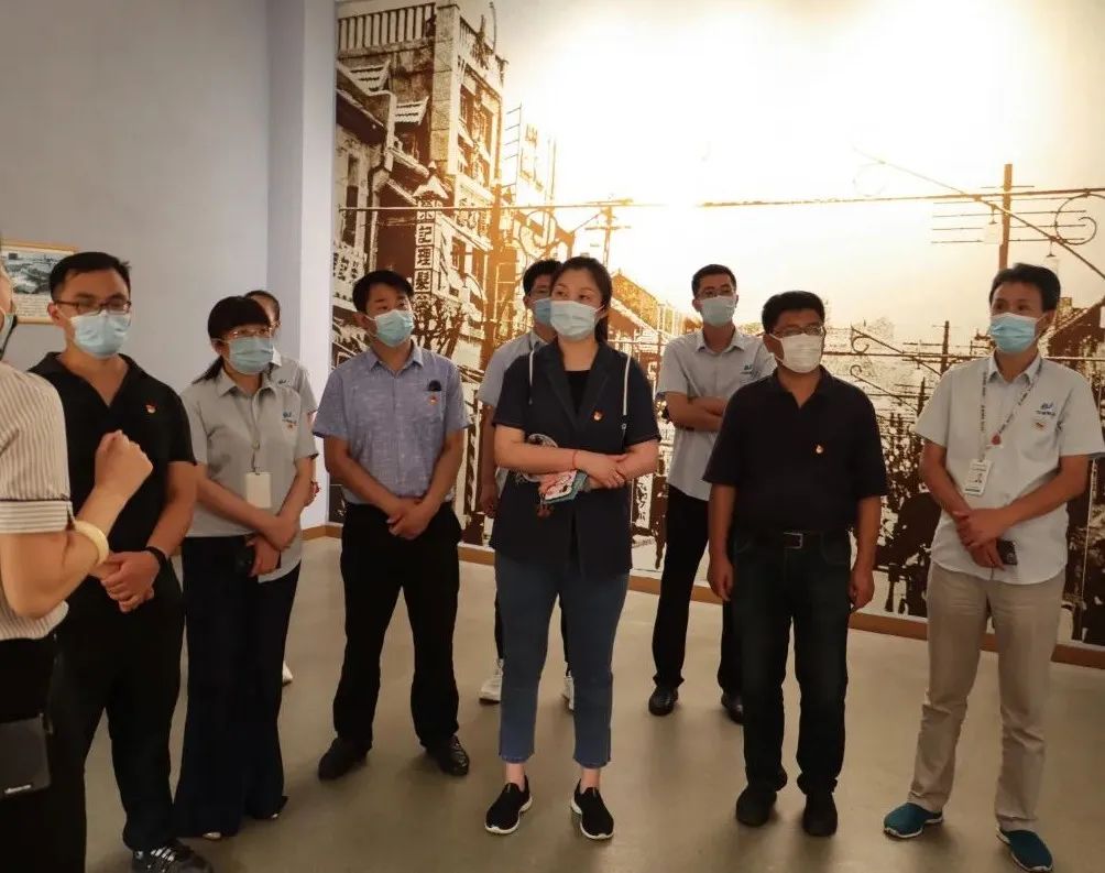 銘記黨史，砥礪前行|支部共建走進(jìn)青島市博物館(圖2)