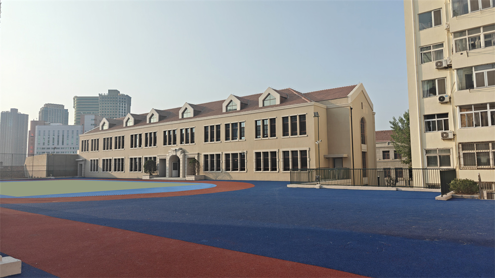 青島市市南區(qū)副區(qū)長(zhǎng)李宏建蒞臨青島七中北樓重建工程實(shí)地考察(圖4) 圖片